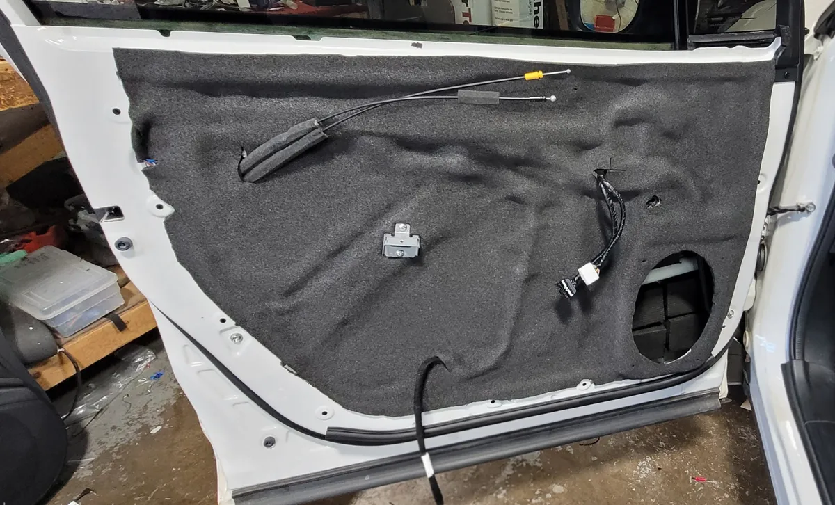 Build image of Sound deadening of the doors to get great midbass