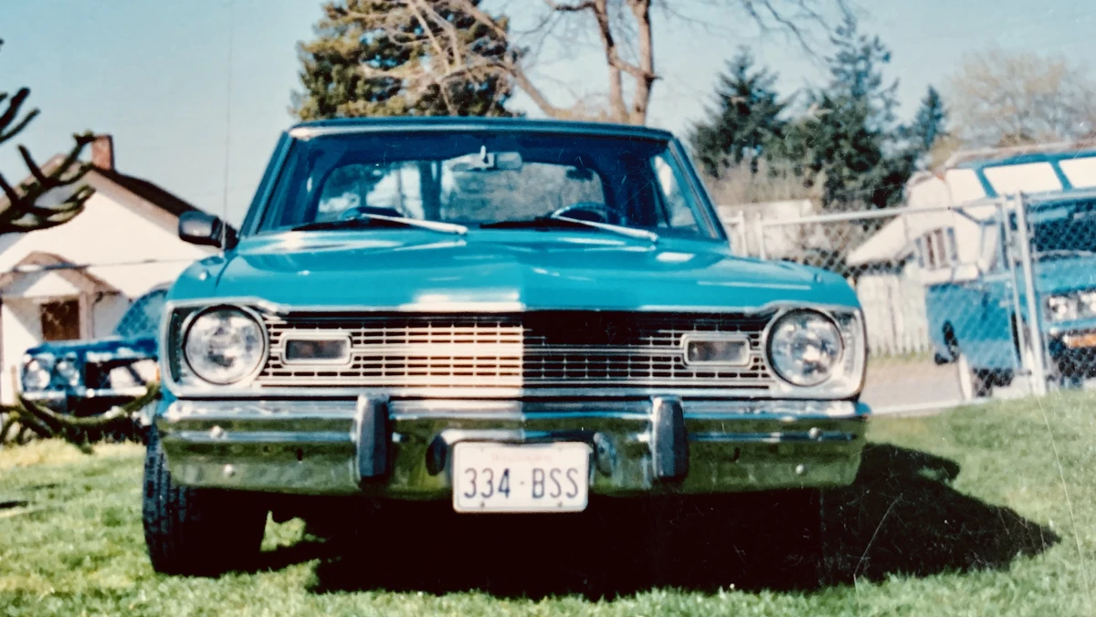 Front end view - 1973 Dodge Dart