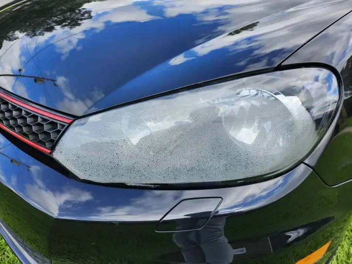 2011 Volkswagen Golf - New headlights - Image 2