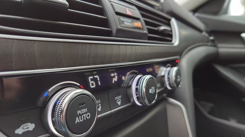 2019 Honda Accord - Photo 3 of 5