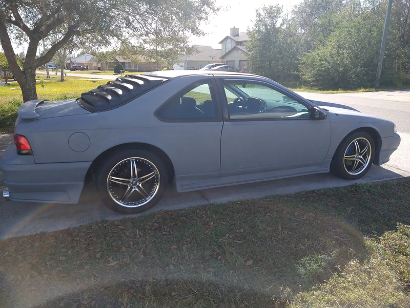 1995 Ford Thunderbird - Photo 1 of 9