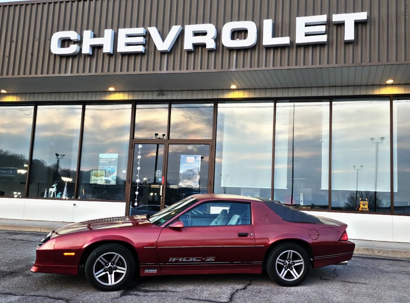 1987 Chevrolet Camaro - Photo 3 of 6